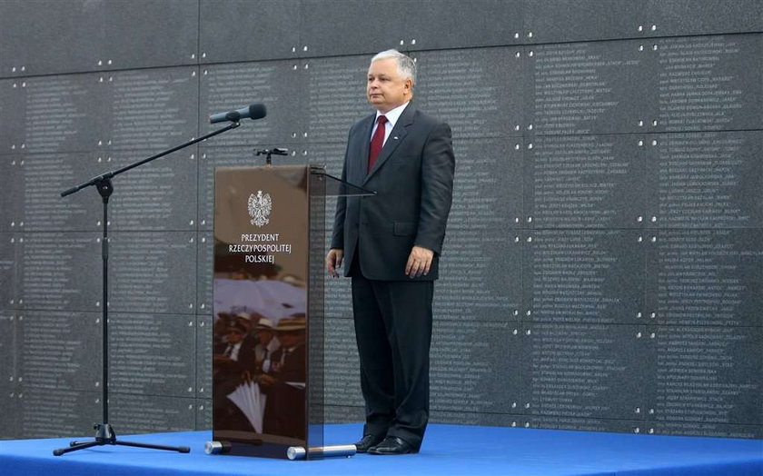 Wysikał się w Muzeum Powstania. Bo nienawidzi Kaczyńskiego!