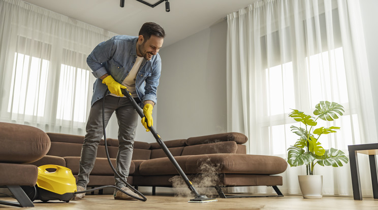 A háztartásban ténykedő férfi teljesítménytől függetlenül kedvező fényben tűnik fel, főleg maga előtt / Fotó: Getty Images
