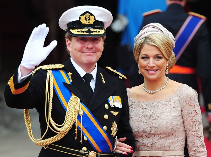 Holenderska księżna Maxima w oryginalnym nakryciu głowy, którego niemal... nie widać