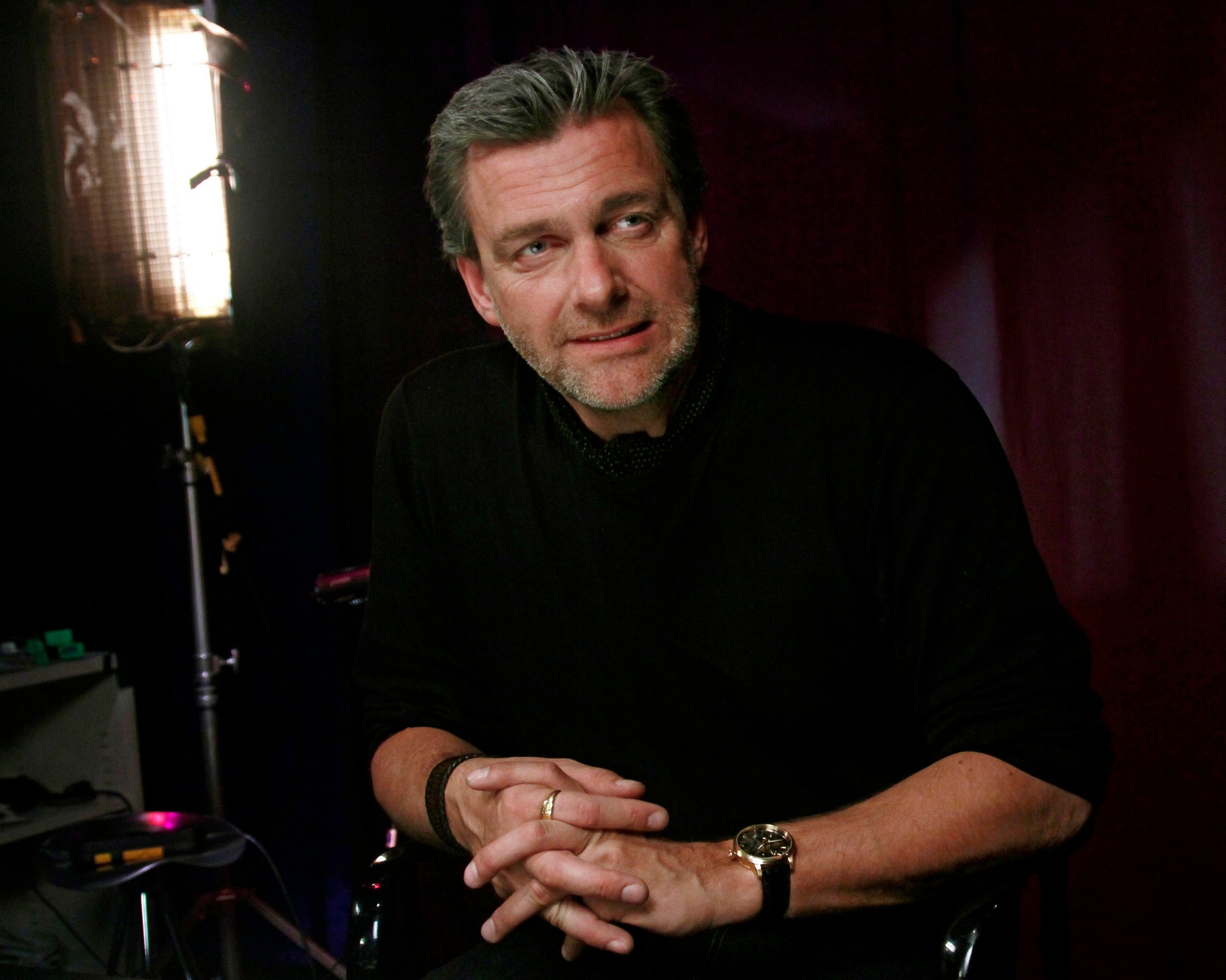 Vo veku 58 rokov zomrel britský herec Ray Stevenson.