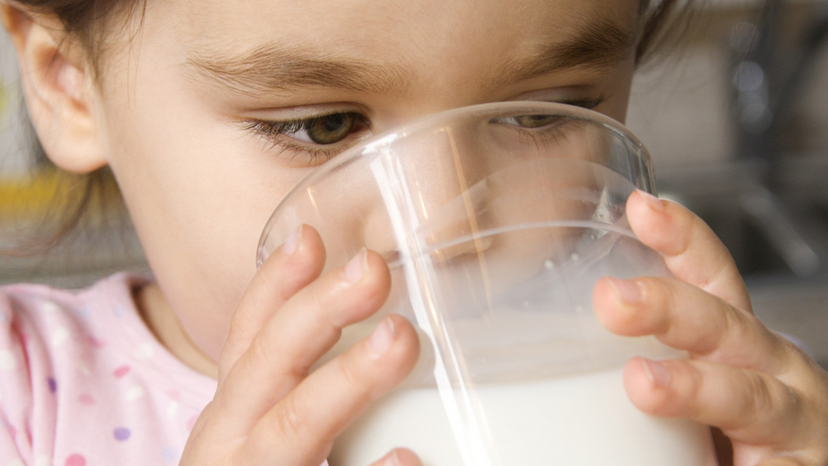 - Anonimowy szantażysta w Nowej Zelandii zagroził zatruciem mleka w proszku dla niemowląt, żądając, by zaprzestano wykorzystywania trującego środka do ochrony roślin przed szkodnikami - poinformowała policja, która prowadzi śledztwo.