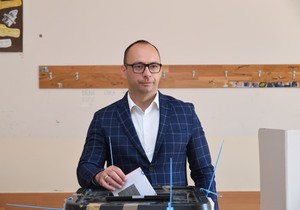Glasao Igor Simić