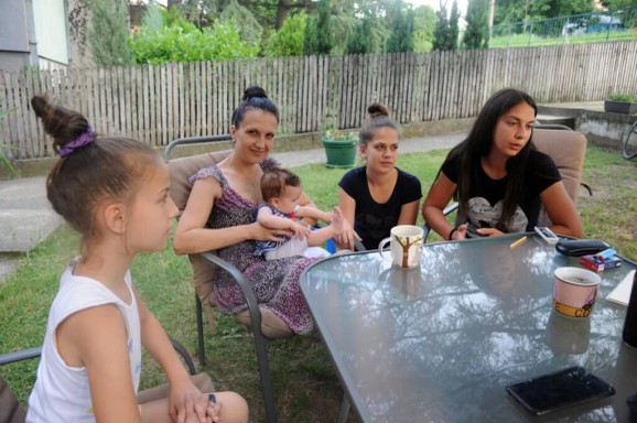 PORODICA U KOJOJ JE SVE POSVEĆENO DECI ALI BEZ MNOGO „IZMIŠLJANJA”