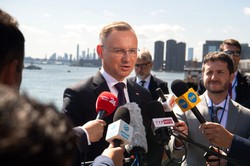 Dwa osobne spotkania. Duda jednak nie rozmawiał bezpośrednio z Zełenskim