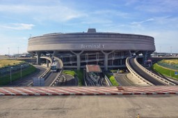 Odszkodowanie za opóźniony lot. Ile wynosi i jak się o nie ubiegać?