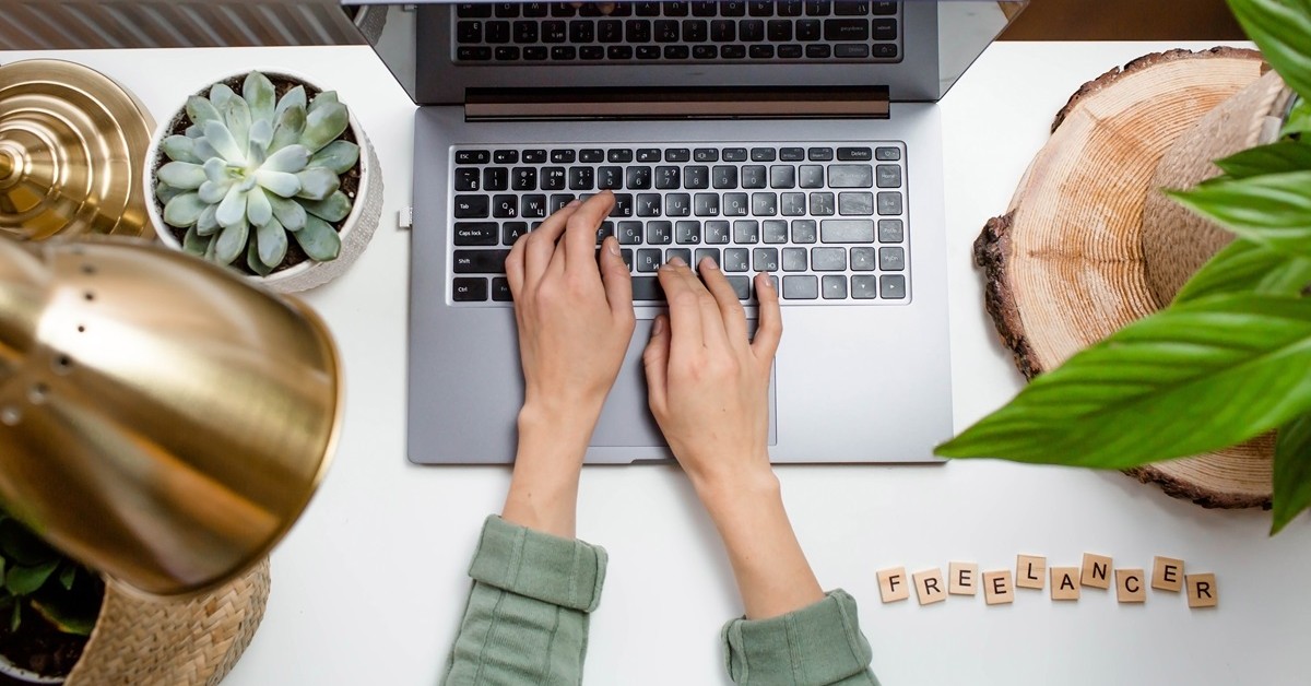 Korzystasz z usług freelancerów? Zadbaj o bezpieczeństwo danych i sprawdź jak twój kontrahent używa AI