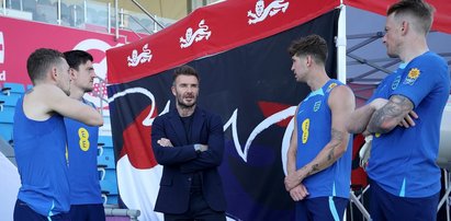 David Beckham odwiedził angielskich piłkarzy. Ikona reprezentacji pudruje rysy na swoim wizerunku