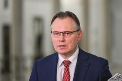 Klub PiS zawiadamia KE i PE o "torturach wobec posłów PiS". Mularczyk: Bez precedensu...