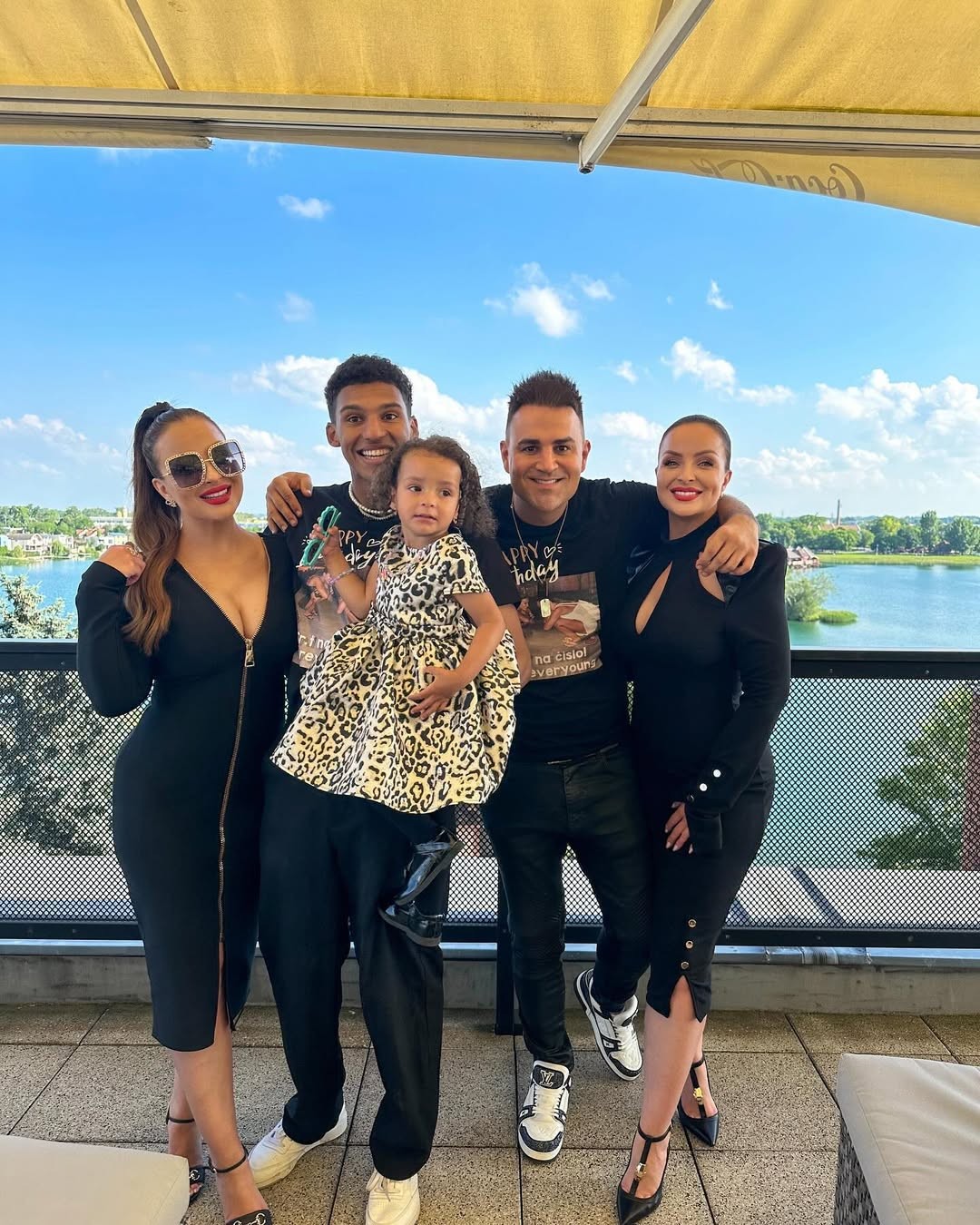 Daniela a Veronika Nízlové, Matúš Kolárovský, Tomáš Stríž a Nea. 