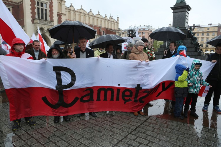 Krakowski marsz w rocznicę katastrofy smoleńskiej