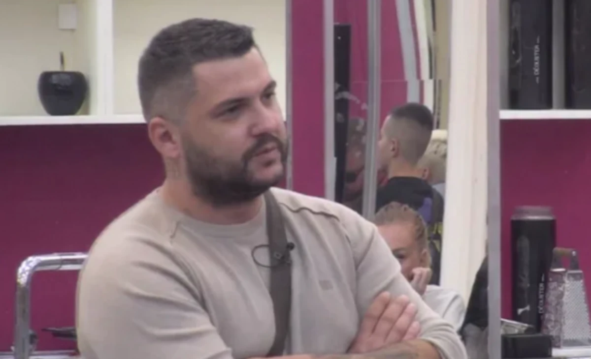 "NIJE TVOJE DETE!" Asminu se zavrtelo tlo kada mu je Aneli pred svima ODBRUSILA - Zahteva DNK test što pre! (VIDEO)
