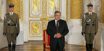 Komorowski nie chce pomnika przed Pałacem