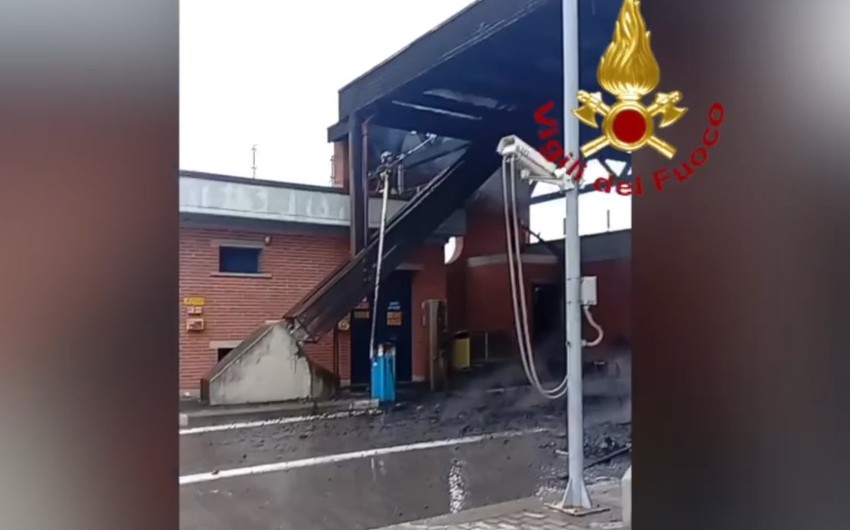 Gašenje požara na naplatnoj rampi