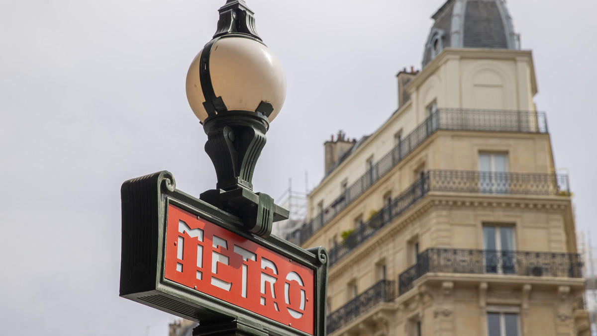 Tiktokerka oszukana w Paryżu. Nowa metoda kradzieży