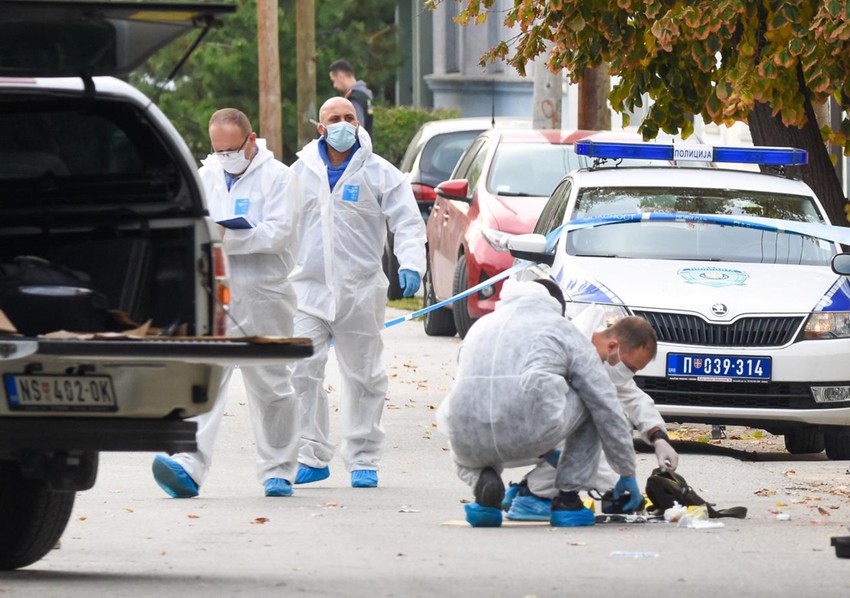 Forenzika forenzičari uviđaj ubistvo pokrivalica