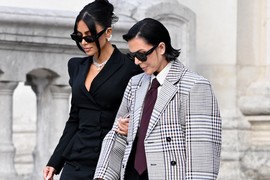 Kim Kardašijan i Kris Džener prošle godine ispred suda u Parizu