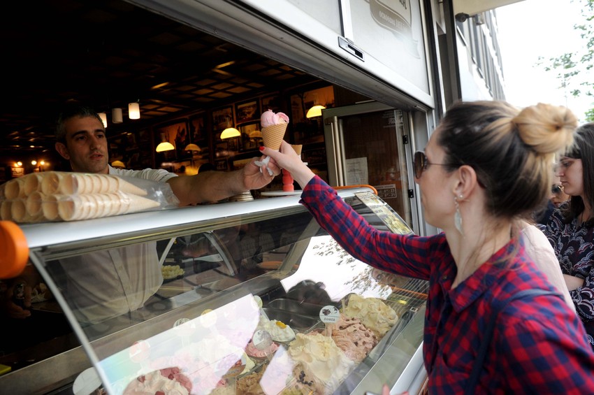 I mladi i stari došli su po besplatan sladoled