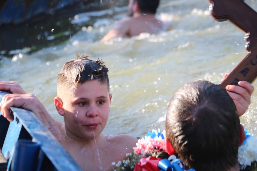 Plivanje za Časni krst u Grockoj