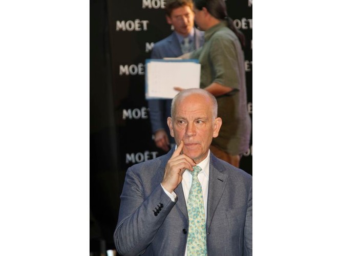 Podczas Festiwalu Filmowego w Karlowych Warach gwiazdor zaprezentował 'Technobohemian' - nową linię męskich ubrań własnego projektu