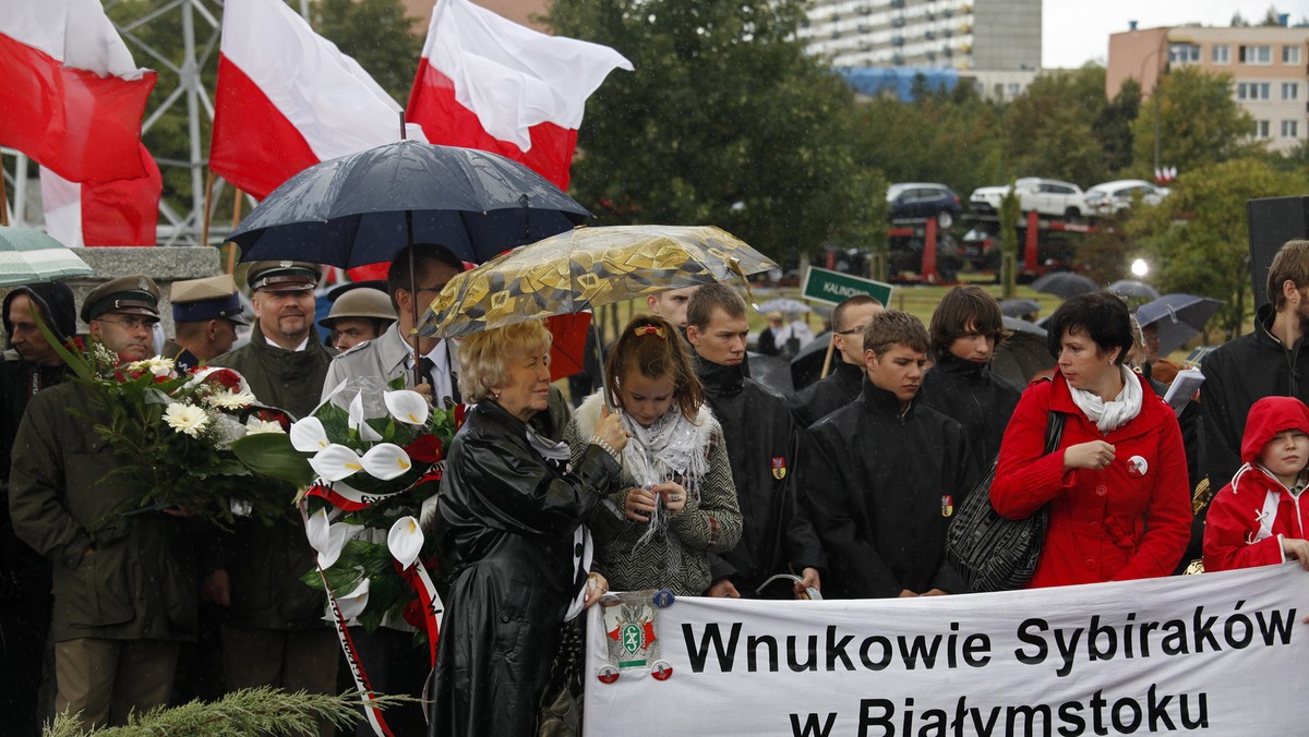 XI Międzynarodowy Marsz Żywej Pamięci Polskiego Sybiru odbył się w piątek w Białymstoku. Ta patriotyczno-religijna uroczystość upamiętnia wywiezionych na Wschód, zwłaszcza tych, którzy z zesłania nie wrócili. Według policji, w marszu wzięło udział ok. 10 tys. osób.