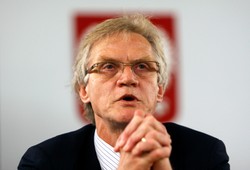 Uczelnia z USA wyrzuca eksperta Macierewicza? "Moje prywatne sprawy"