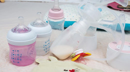 Karmienie mieszane noworodka - karmienie piersią, karmienie butelką 