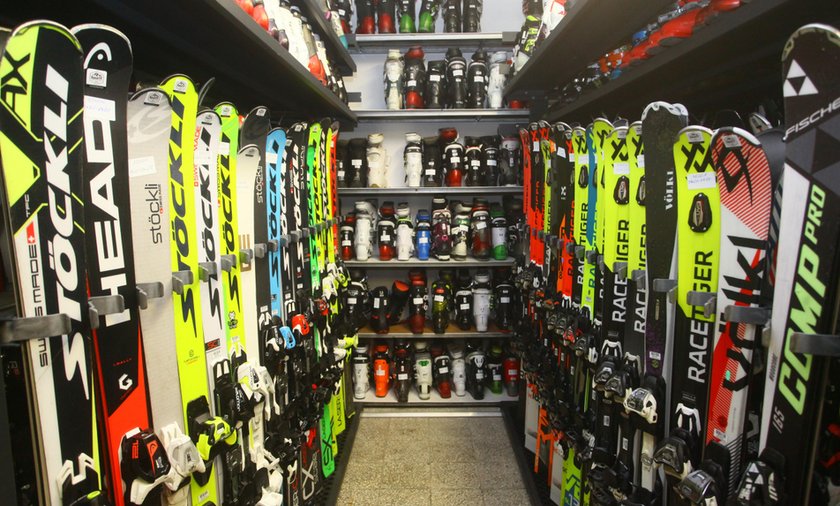Właściciel Sklepu Sportowego Ogłosił Wyprzedaż Sprzętu Narciarskiego Wypożyczalnie nart nielegalnie pozyskują nasze dane osobowe