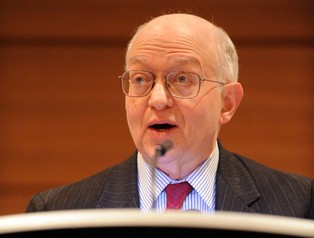 Feldstein: Grecja powinna opuścić strefę euro