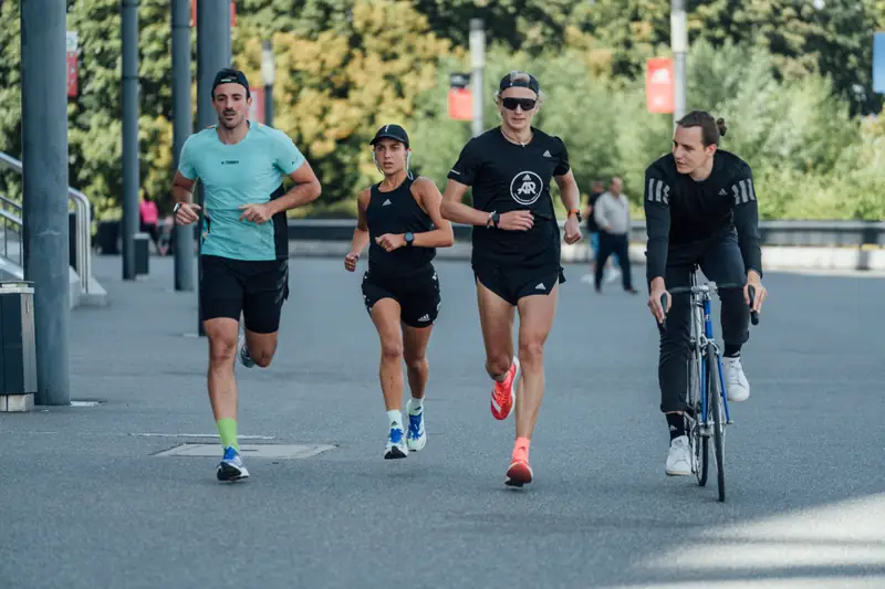 Drużyny AR Warsaw i AR Europe podczas biegu The Speed Project w Warszawie