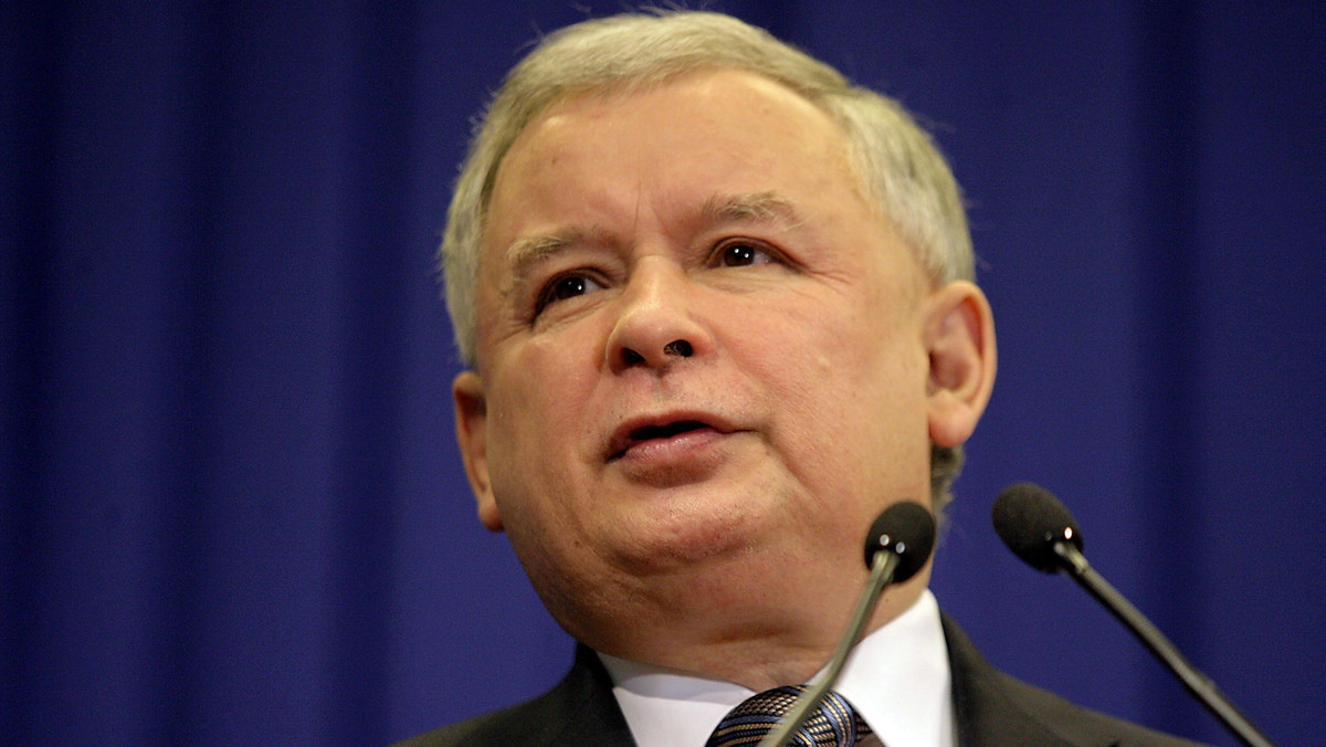- Zebraliśmy 1 mln 650 tys. podpisów. Wierzę i wiem, że zwycięstwo jest w zasięgu ręki - powiedziała Joanna Kluzik-Rostkowska. Jarosław Kaczyński ograniczył się do podziękowań i opuścił konferencję.