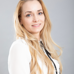 dr. Tóth Kinga