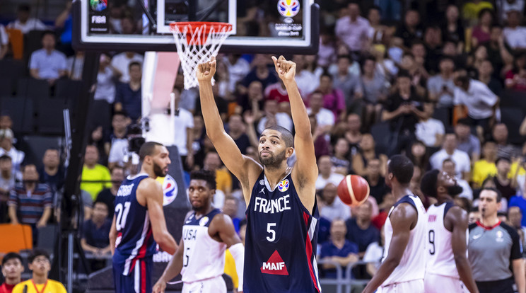 Nicolas Batum rutinos NBA-játékos egy újabb nagy csatán van túl / Fotó: MTI EPA