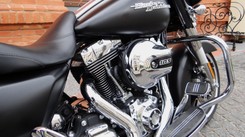 Oto bestia, która pożera japońskie zabawki. Harley-Davidson Street Glide. ZDJĘCIA