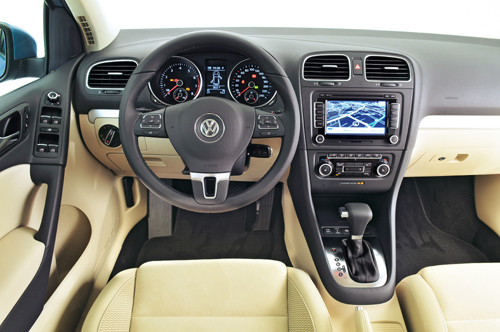 VW Golf VI kontra Opel Astra - Pierwsze starcie odwiecznych konkurentów