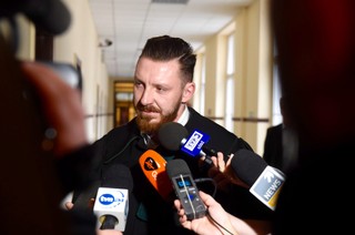 Mecenas od „trumny na kółkach” wrócił do profesji