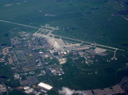 Tajemnicze transakcje wokół bazy USA wysyłającej amunicję do Polski