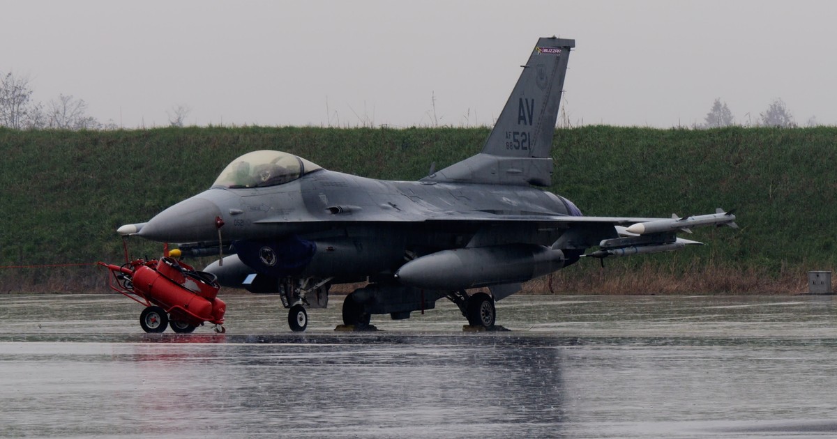 Vásárolhat-e egy civil F-16-os vadászgépet, és vajon mennyibe kerülhet?