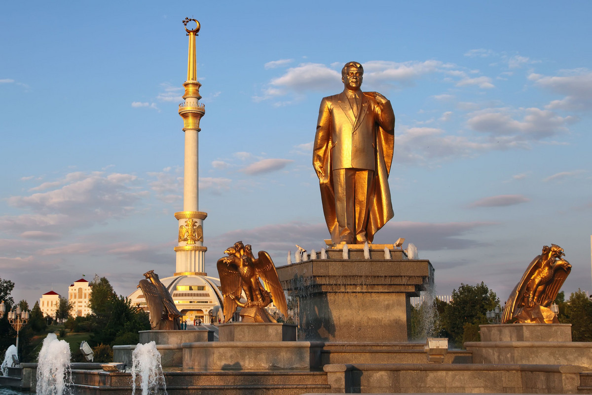Serdar Berdimuhamedow, unfinished leader of Turkmenistan [WYWIAD]