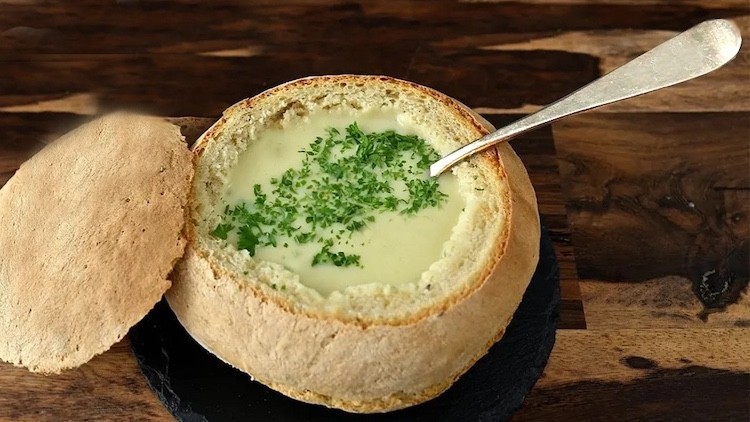 Krémová zemiaková polievka.