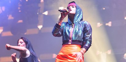 Lily Allen rozbiera się na scenie