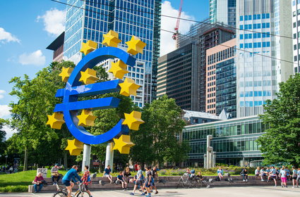 Niemrawe ożywienie gospodarcze w Europie, ale inflacja spada