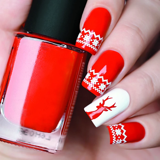 Prazničnačarolijana vašim noktima