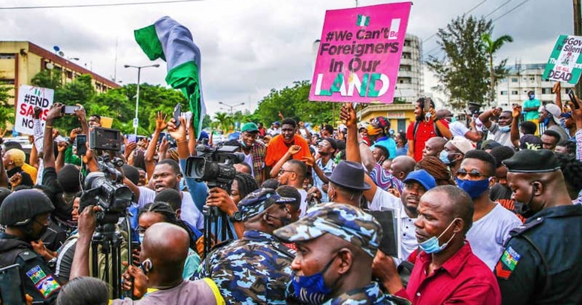 Magodo residents protest continued police presence | Pulse Nigeria