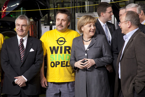 Kanclerz Merkel zapobiegła bankructwu Opla. Fot. Bloomberg