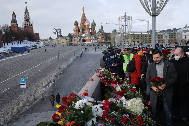 Ilja Jaszyn w miejscu zamordowania Borisa Niemcowa. Moskwa, 2021 r.