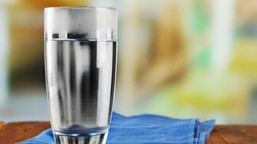 popularna sieć sklepów wycofuje szklanki. gis wydał ostrzeżenie