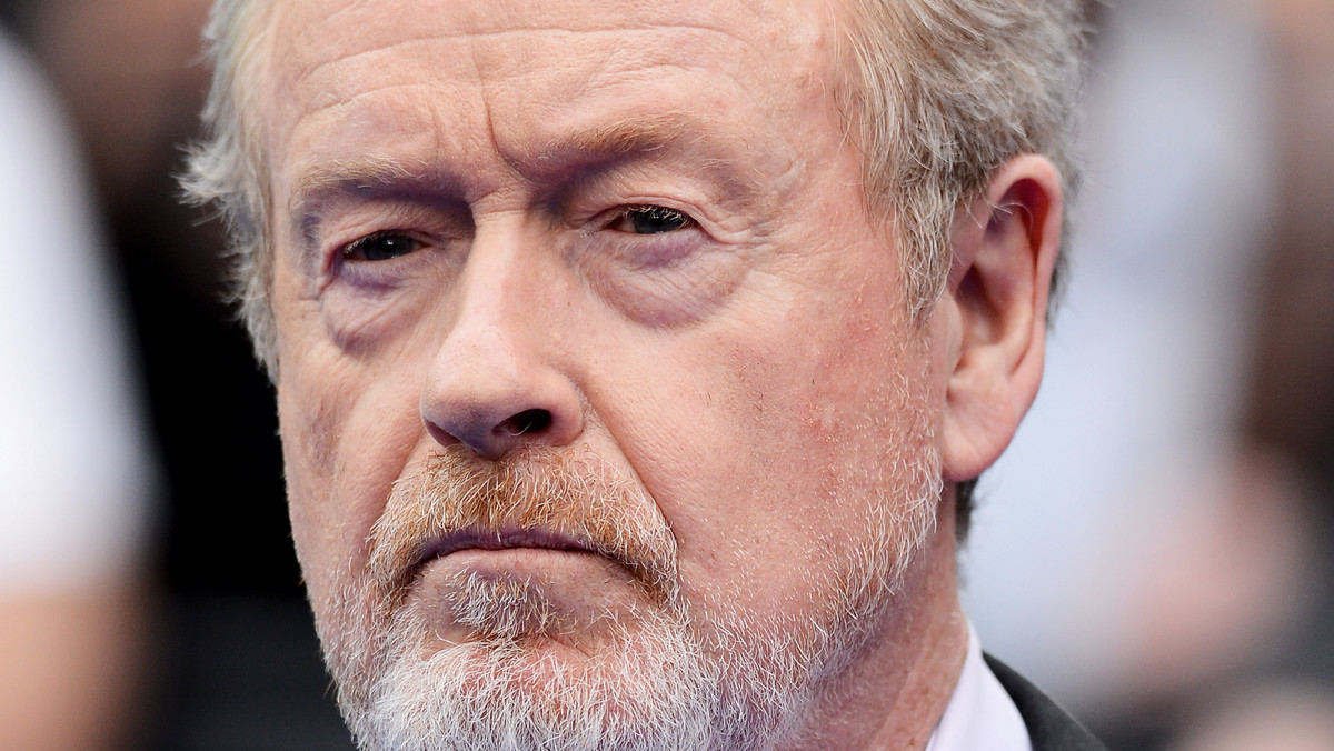 Ridley Scott został oskarżony o zatrudnienie do swojego najnowszego filmu tylko białych aktorów. Produkcja "Exodus: Gods and Kings" opowiada biblijną opowieść o Mojżeszu, a w głównych rolach wystąpili tylko biali aktorzy. Zdaniem niektórych jest to niedopuszczalne, ponieważ w filmie mowa jest o Egipcjanach.