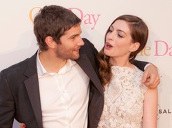 Anne Hathaway z Jimem Sturgessem – gwiazdy na premierze "One Day"