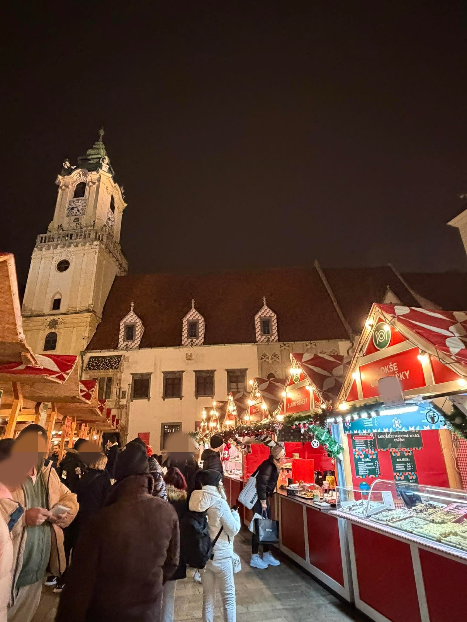 Vianočné trhy 2025 v Bratislave. 