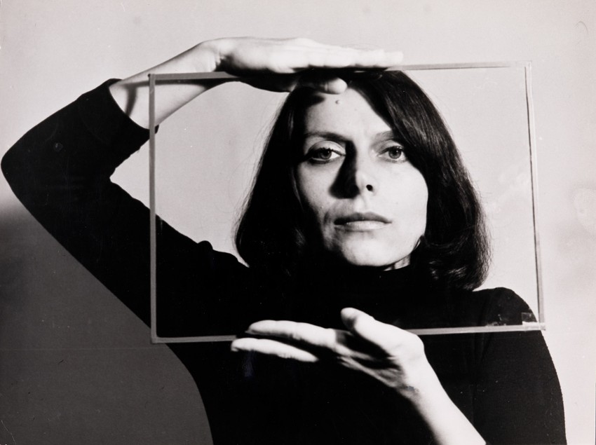 Katalin Ladik, iz serije POEMIM (Serija A) Novi Sad, 1978 © Katalin Ladik   Ljubaznošću acb Gallery, Budimpešta VERBUND kolekcija, Beč 